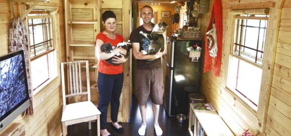13 метров идиллии: жизнь семейной пары в крохотном деревянном доме