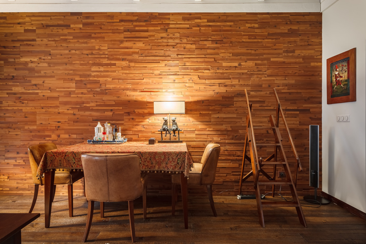 Стена облицована деревянными панелями производства Admonder.